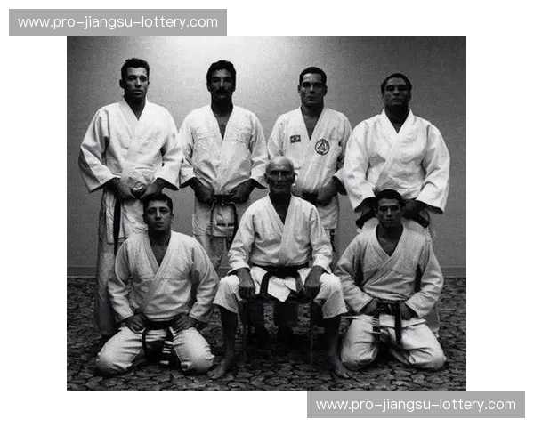 诸神黄昏:樱庭和志与格雷西家族的90分钟史诗,如何重塑了MMA的骨骼 诸神黄昏:樱庭和志与格雷西家族的90分钟史诗,如何重塑了MMA的骨骼